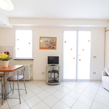 Terrazza Del Gelsomino With Terrace And Open View Apartment Borghetto Santo Spirito Ngoại thất bức ảnh