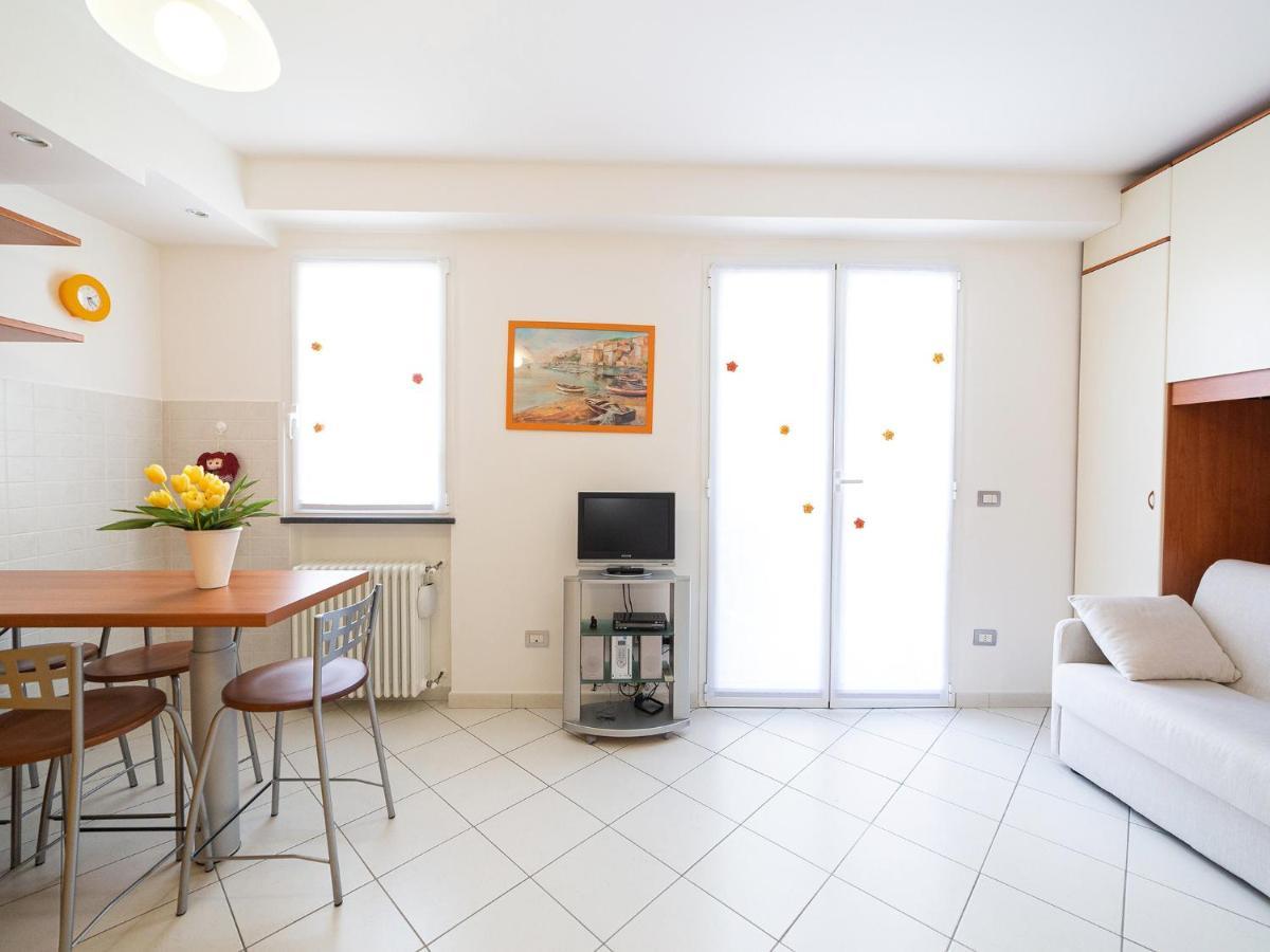 Terrazza Del Gelsomino With Terrace And Open View Apartment Borghetto Santo Spirito Ngoại thất bức ảnh